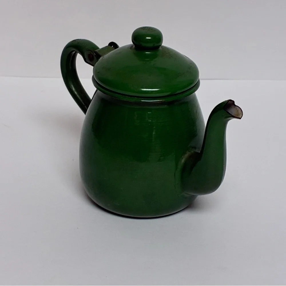 Teapot 4in X 5.5in Green Metal Hinged Vintage